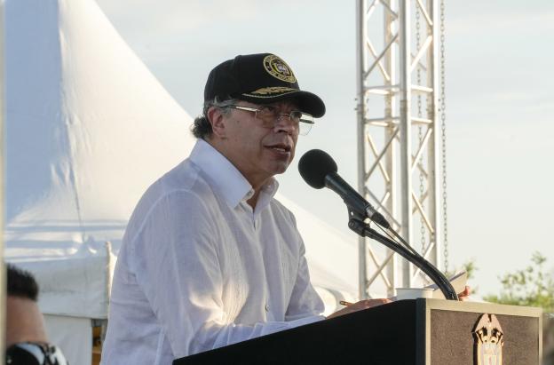 Presidente Petro insta a una transición política en Venezuela.