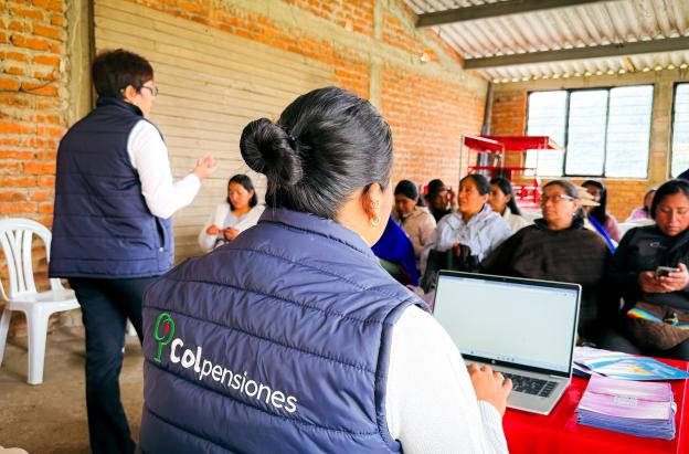 Desde 2026 bajarán semanas exigidas a mujeres para su pensión.