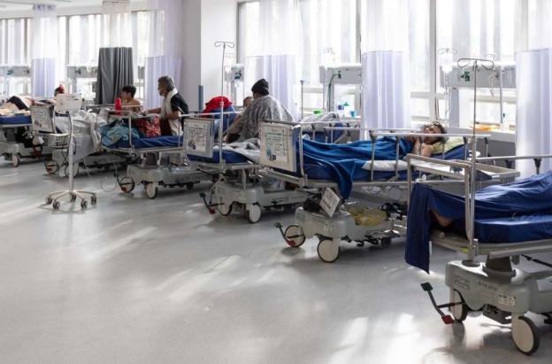Clínicas privadas reportan utilidades de $5,2 billones mientras hospitales públicos enfrentan crisis financiera: presidente Petro