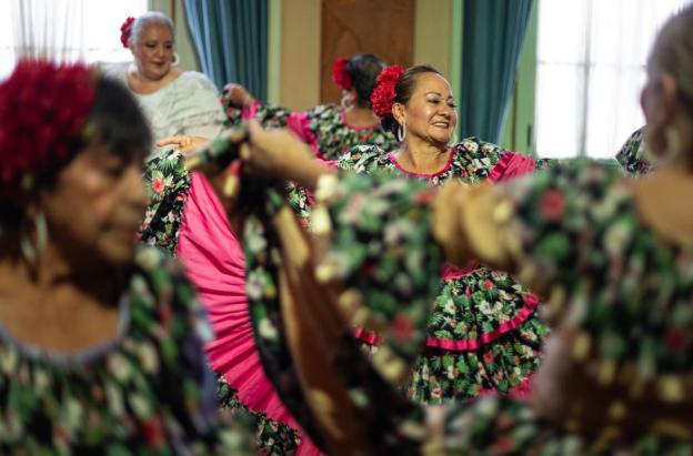 Más de 50 mil artistas recibirán subsidio mensual de $230 mil pesos como reconocimiento a su legado cultural gracias al programa Dignidad Mayor