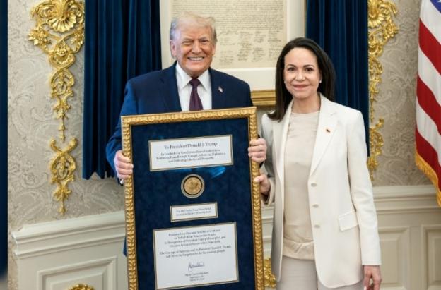 María Corina Machado entrega la medalla del Nobel de la Paz a Trump