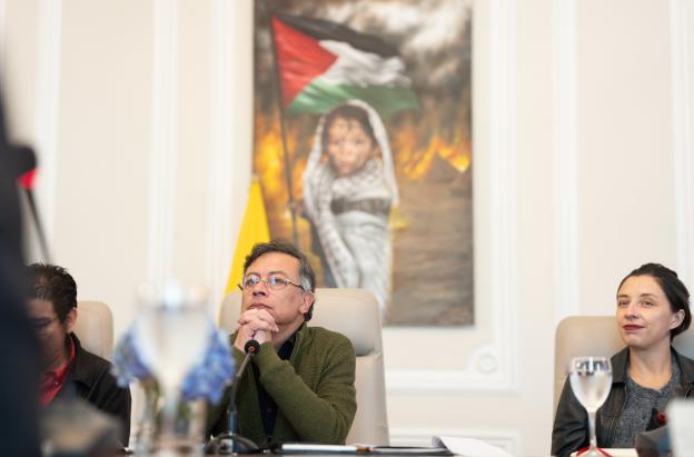 "Se va a hacer corresponsable de una crisis fiscal": Petro a Camargo.