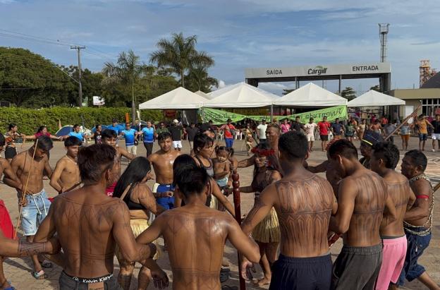 Indígenas en Brasil protestan contra multinacional estadounidense por explotación de los ríos amazónicos  