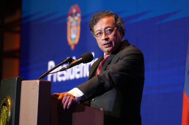 Petro responde a Acolgen por manejo de embalses por crisis de inundaciones