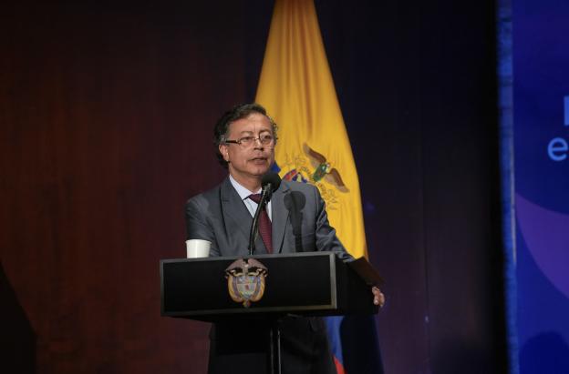 Presidente defiende transparencia en los precios tras solicitud de información de la SIC a empresas