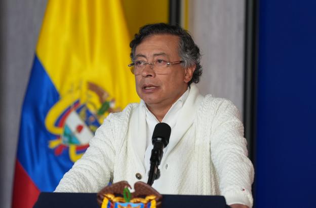 Petro sobre el formulario E14. / Foto: Presidencia.