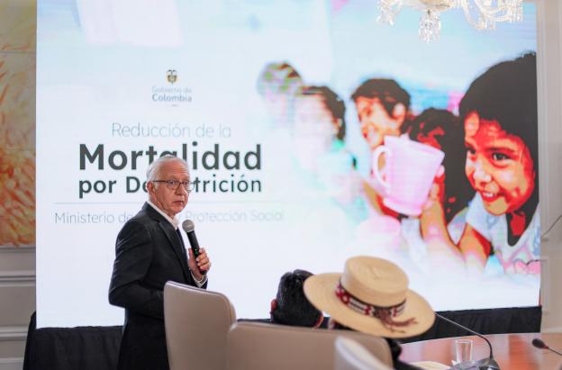 Gobierno defiende modelo de prevención en salud: "no hay un caos"