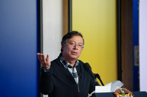 Presidente Petro defiende la emergencia económica y cuestiona a la prensa por desinformar a los ciudadanos 