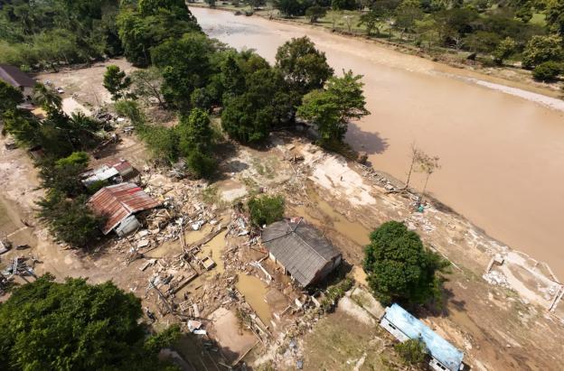 Gobierno interviene en Lebrija tras creciente del río que dejó un muerto y decenas de familias afectadas