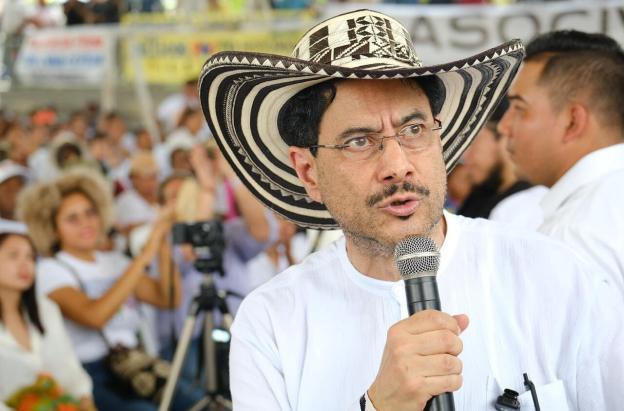 Iván Cepeda convoca marcha en Bogotá a favor del salario mínimo vital y en respaldo al presidente Petro