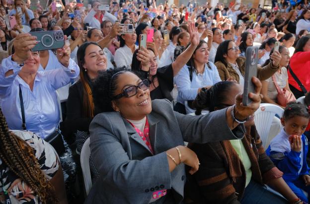 Petro ordenó acelerar vinculación de madres comunitarias al ICBF.
