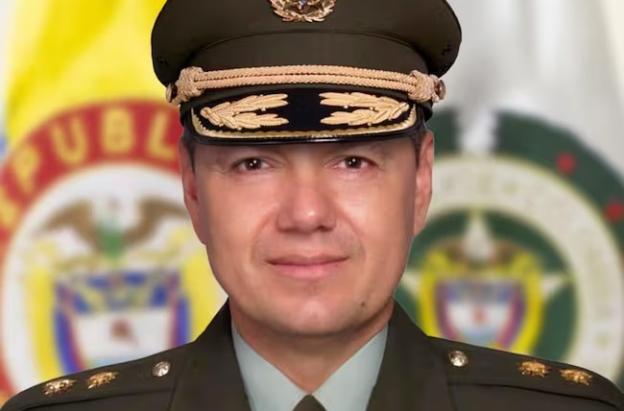Se oficializó el retiro de un general de la Policía tras un presunto plan de sabotaje contra el presidente Petro