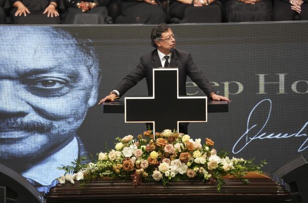 Presidente Petro llama a un "pacto por la paz de la humanidad" en el funeral de Jesse Jackson
