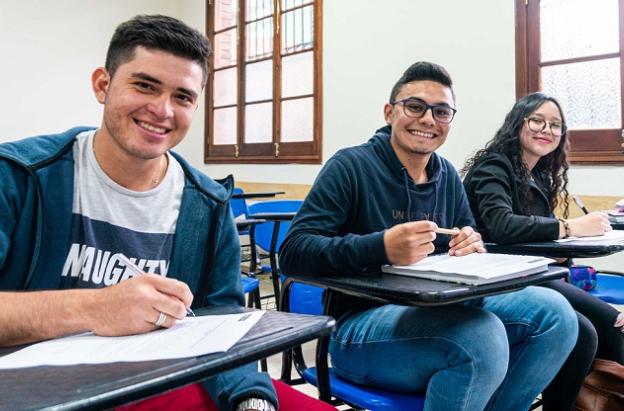 Gobierno duplicó recursos para educación superior en Bogotá y Cali