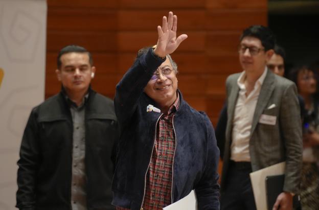 Colombia va hacia el capitalismo como lo prometí: Pdte. Petro.