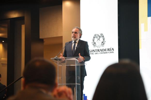 Ministro de Interior denuncia que registrador de Córdoba fue grabado recibiendo $100 millones para inflar votos