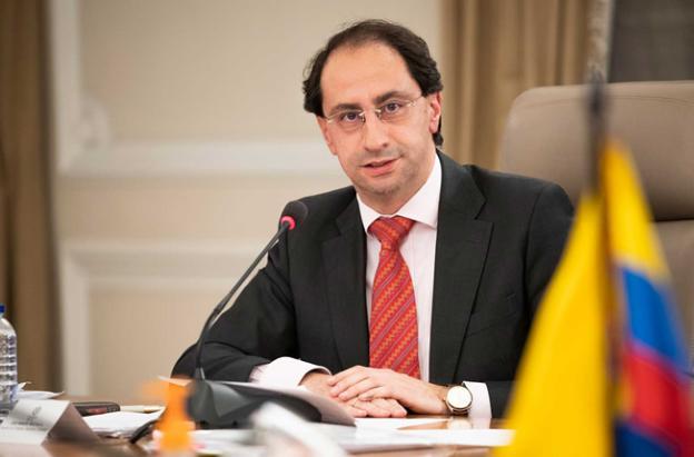 De La Espriella elige a José Manuel Restrepo como su fórmula vicepresidencial