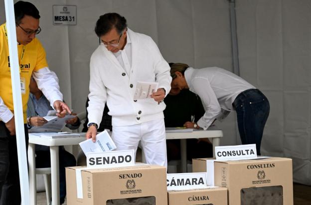 Prensa privada cubrió menos al gobierno y con tono negativo.