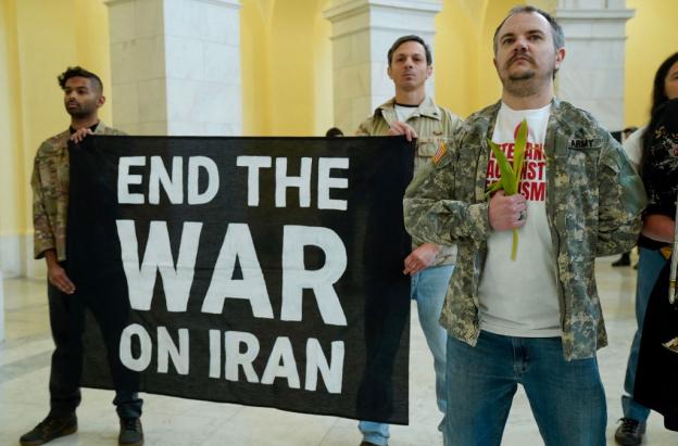 EE. UU. lanza amenazas contra Irán y mantiene en duda las negociaciones