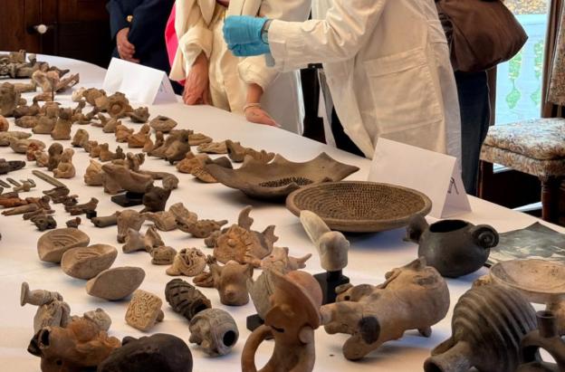 Piezas precolombinas repatriadas desde Chile. / Foto: Ministerio de Relaciones Exteriores.