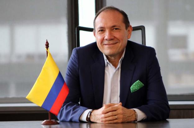 Gobierno no descarta aplicar el salario móvil si el Banco de la República sigue subiendo tasas de interés