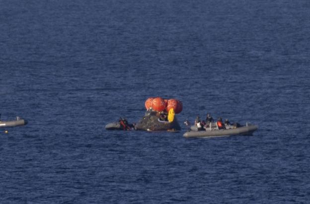 Artemis II ameriza en el Pacífico y cierra la misión lunar.