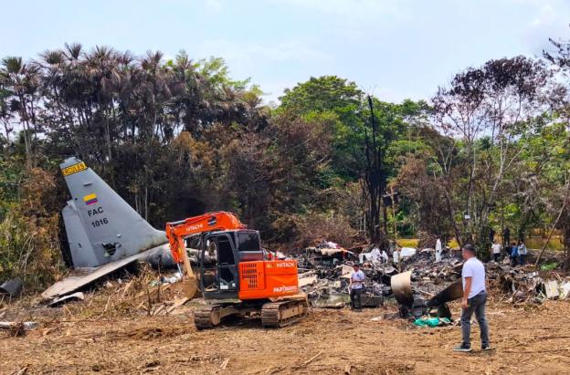 Avión Hércules accidentado. / Foto: AFP.
