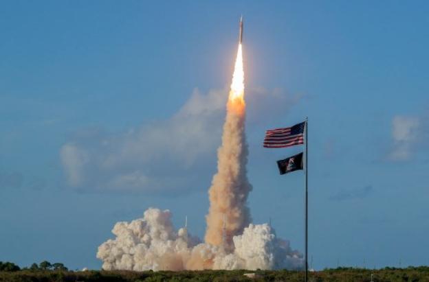 Despegó la misión Artemis II con dirección a la Luna.