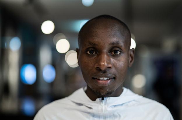 El keniano Sebastian Sawe rompe récord de atletismo en Londres.