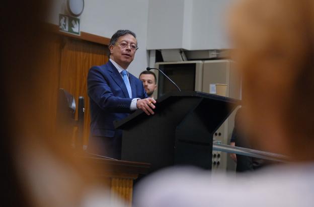 Energía fósil arruina la agricultura y la industria: presidente Petro