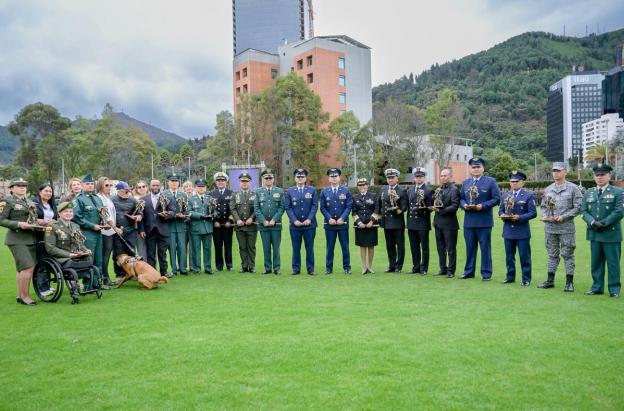 Gobierno rindió homenaje a militares víctimas del conflicto armado. / Fuerzas Militares.