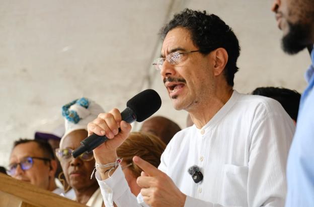 Medios han tomado partido por la extrema derecha: Iván Cepeda