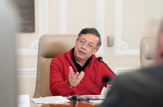 Presidente Petro aumentará de nuevo el salario mínimo si el Banco de la República insiste con alza de tasa de interés