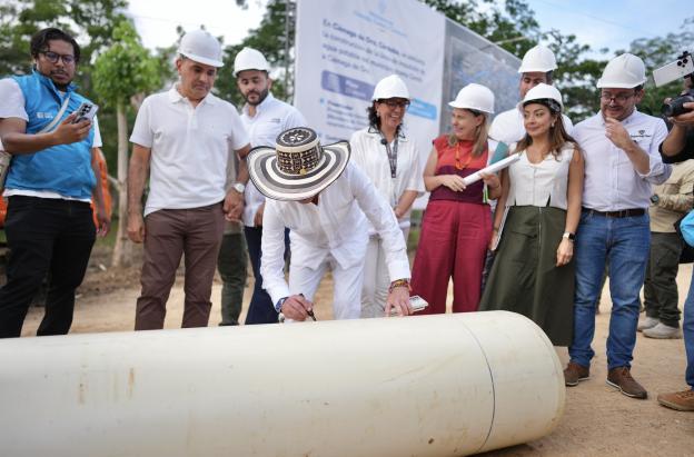 "Toda tierra de ciénagas es de la nación": presidente Petro.