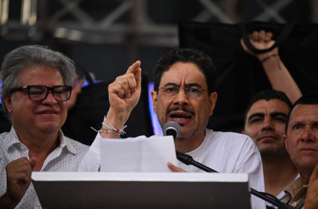 Iván Cepeda le exige a Uribe que asuma su responsabilidad por crímenes de lesa humanidad y 'falsos positivos'