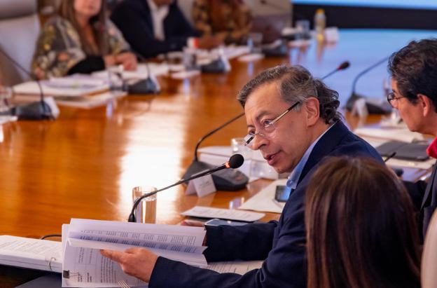 “Nadie debe vender su voto, ni Colombia está en venta”: presidente Petro rechaza injerencia de Ecuador en las elecciones presidenciales