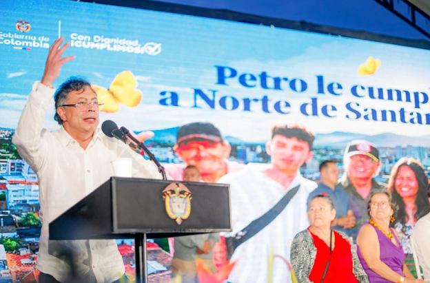 Deuda externa a la baja y clase media histórica: las cifras con las que el presidente Petro defiende su estrategia económica