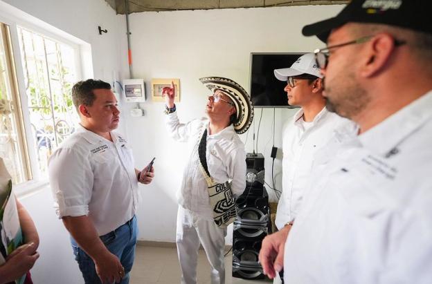 Presidente Petro pone en marcha Colombia Solar: un millón de hogares tendrán techos solares y energía más barata