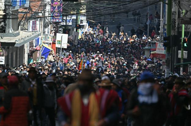 Protestas en Bolivia: gobierno expulsa a embajadora colombiana tras propuesta de Petro