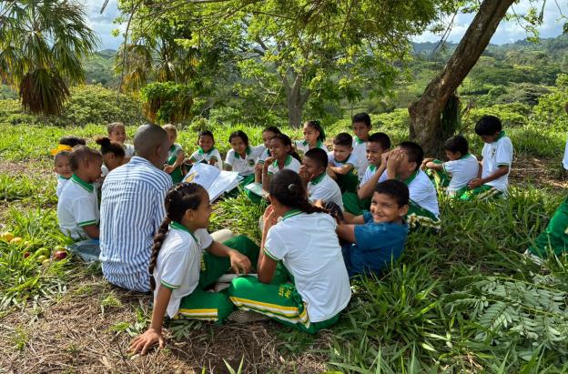 Día del profesor: enseñar a soñar desde la complejidad de la labor docente en Colombia