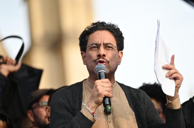 Iván Cepeda denunció presiones armadas en elecciones
