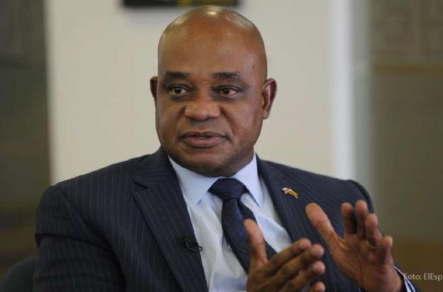 Luis Gilberto Murillo renuncia a su candidatura y se une a Cepeda