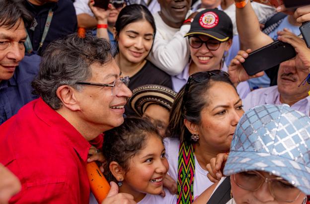 No queremos cambiar la Constitución: Petro sobre Constituyente