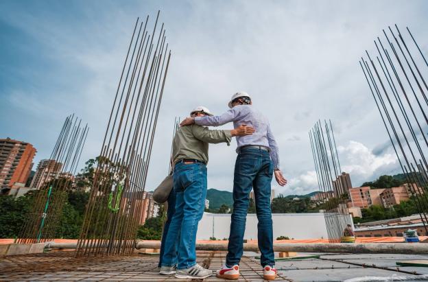 Petro deja en marcha 108 obras universitarias en 23 departamentos