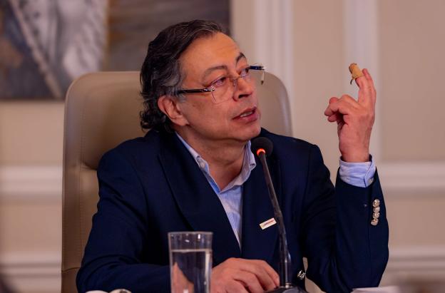 Petro le exige a Bernie Moreno no hacer comentarios de elecciones