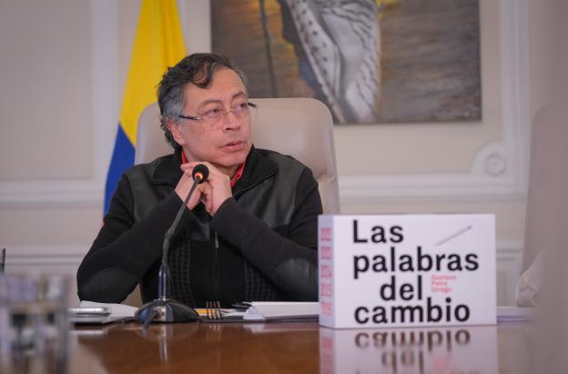 Presidente Petro desmiente versiones sobre supuestas órdenes para detener operaciones militares