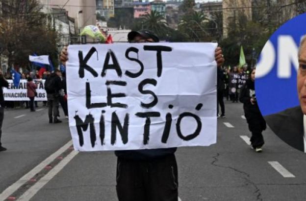 La desaprobación a Kast supera el 53% y su gobierno pierde terreno en el ranking regional