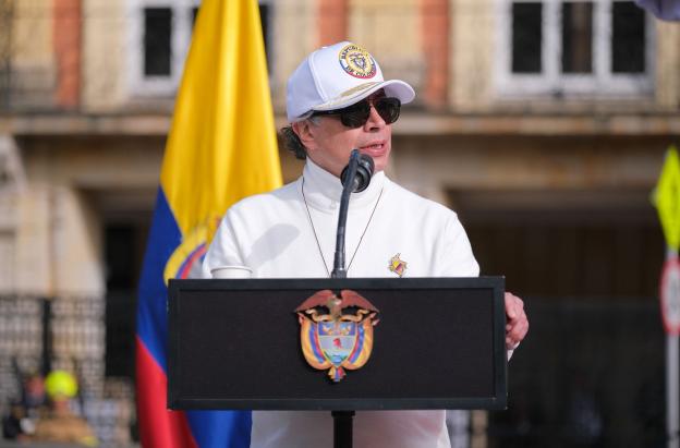 Testigos digitales: presidente Petro pide fortalecer la vigilancia ante presuntas irregularidades en formularios E-14