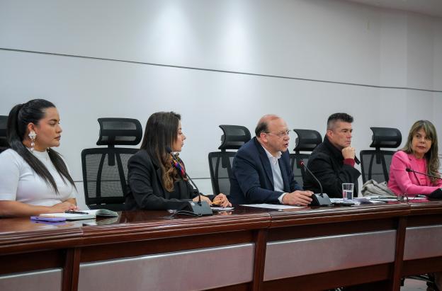 Proceso de empalme: Comité rechaza que sea un juicio