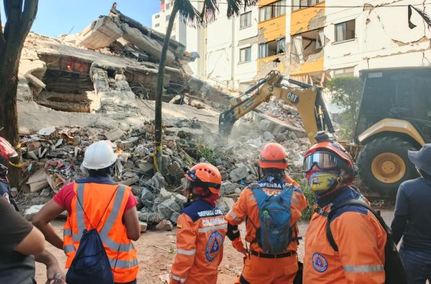 Colombia sigue atendiendo la emergencia tras el sismo: 281 personas muertas y 379 desaparecidos. Foto: Defensa Civil.